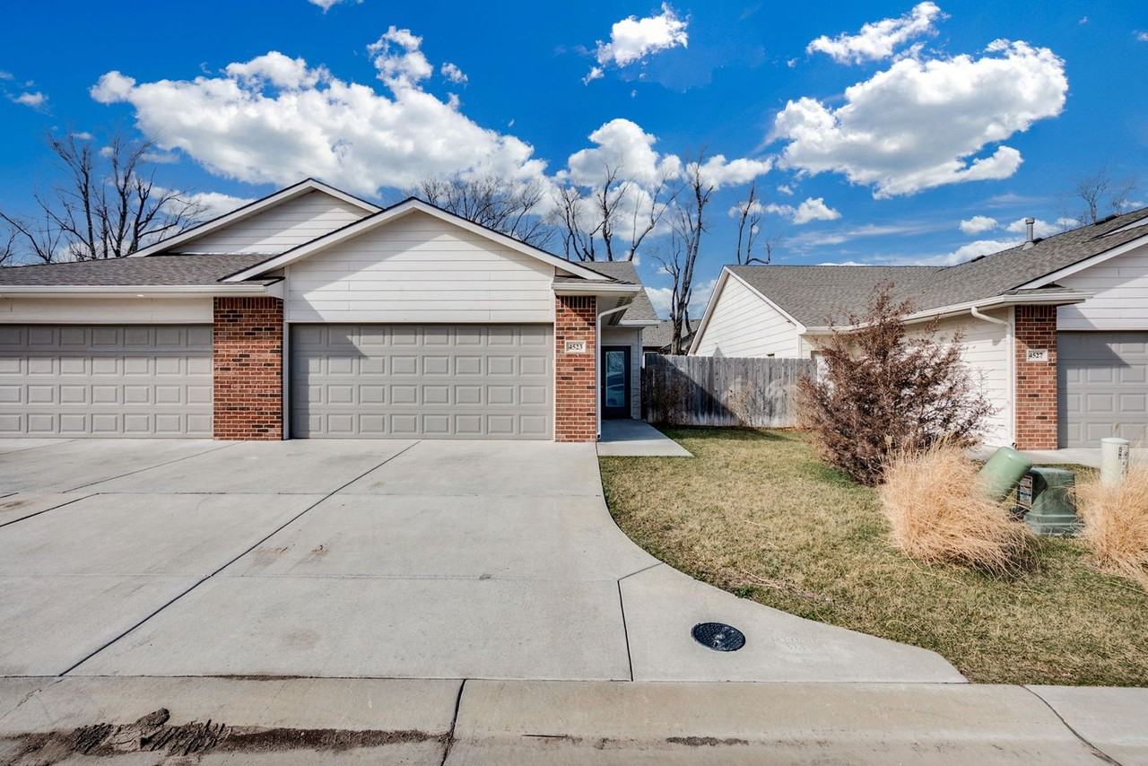 4523 N Froli St - Photo 2 of 16