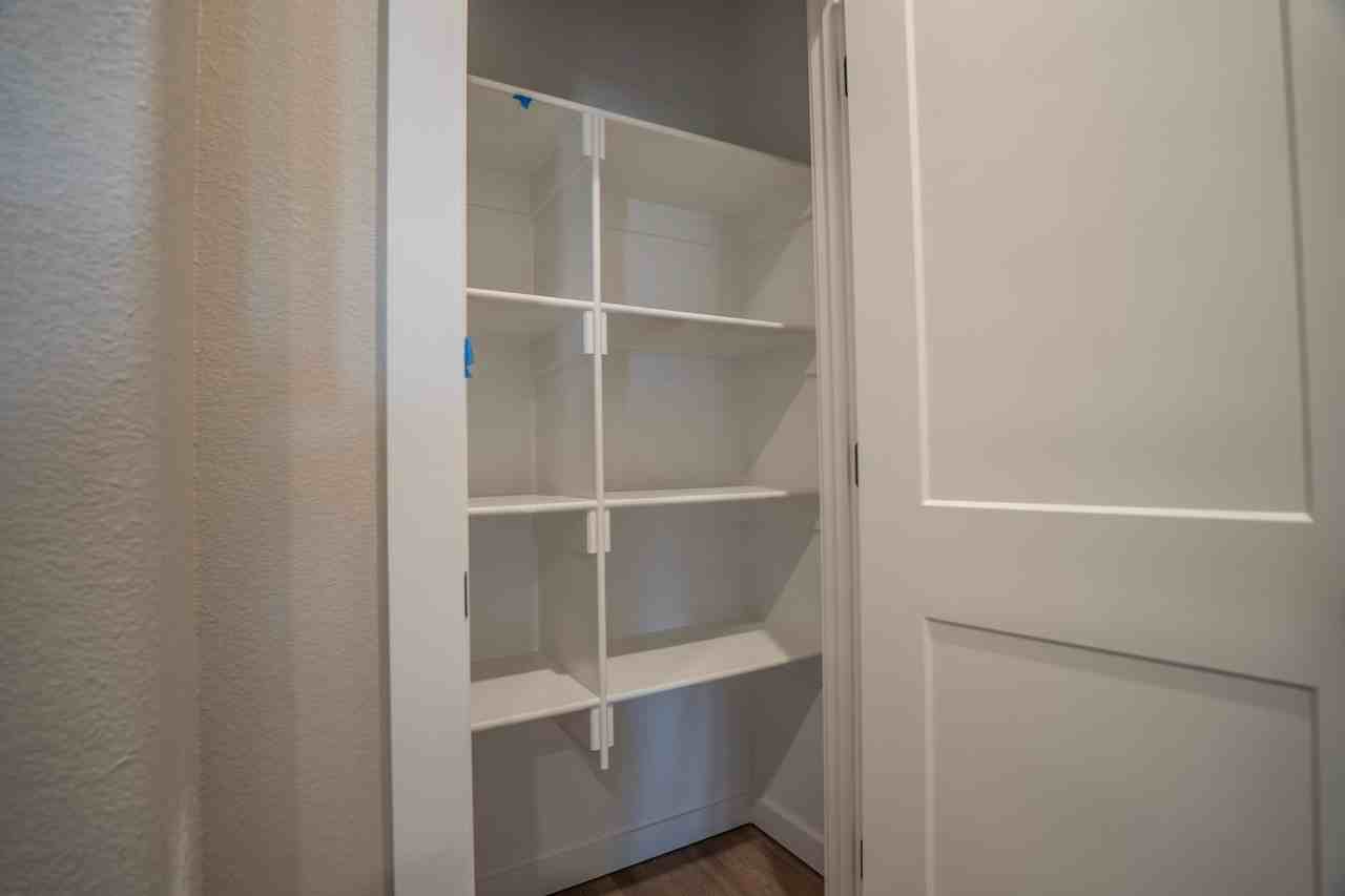 292 N Mojave St - Photo 4 of 28