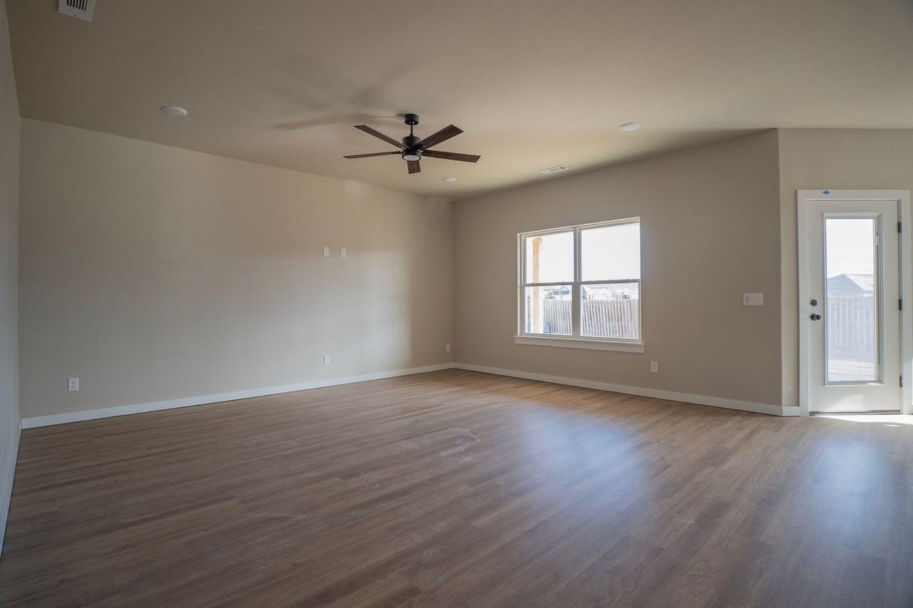 292 N Mojave St - Photo 7 of 28