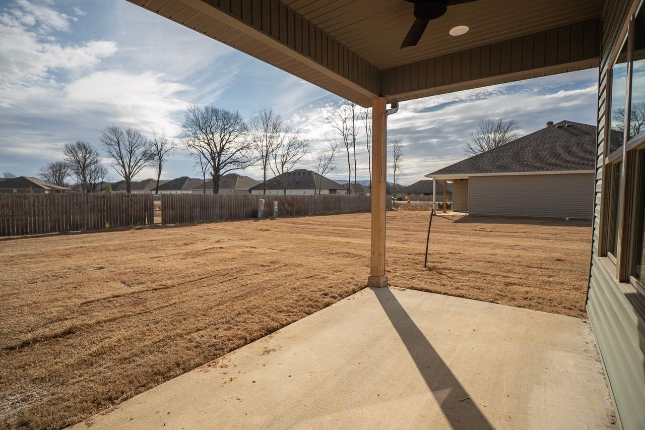 300 N Mojave St - Photo 6 of 27