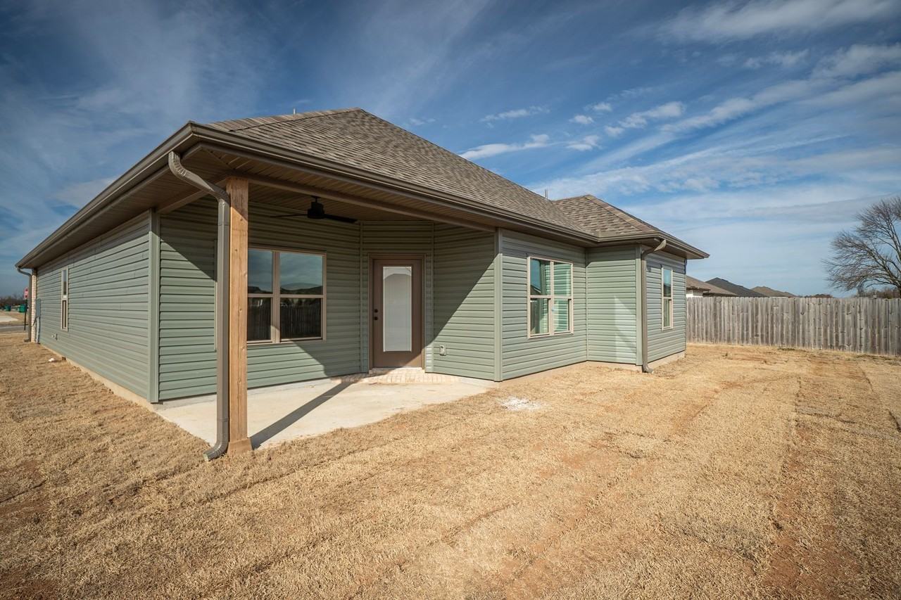 300 N Mojave St - Photo 7 of 27