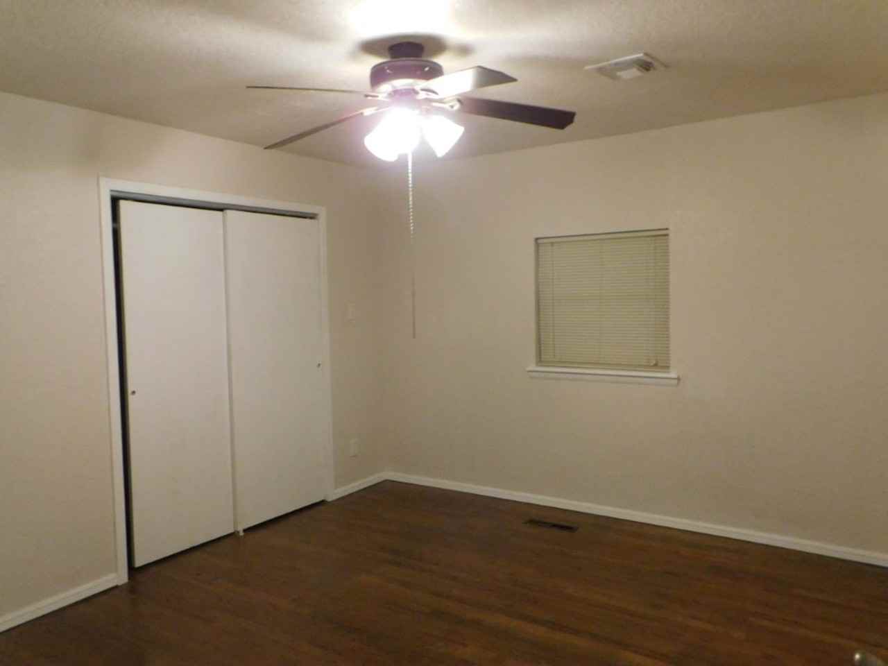 812 E Lake Rd - Photo 6 of 18