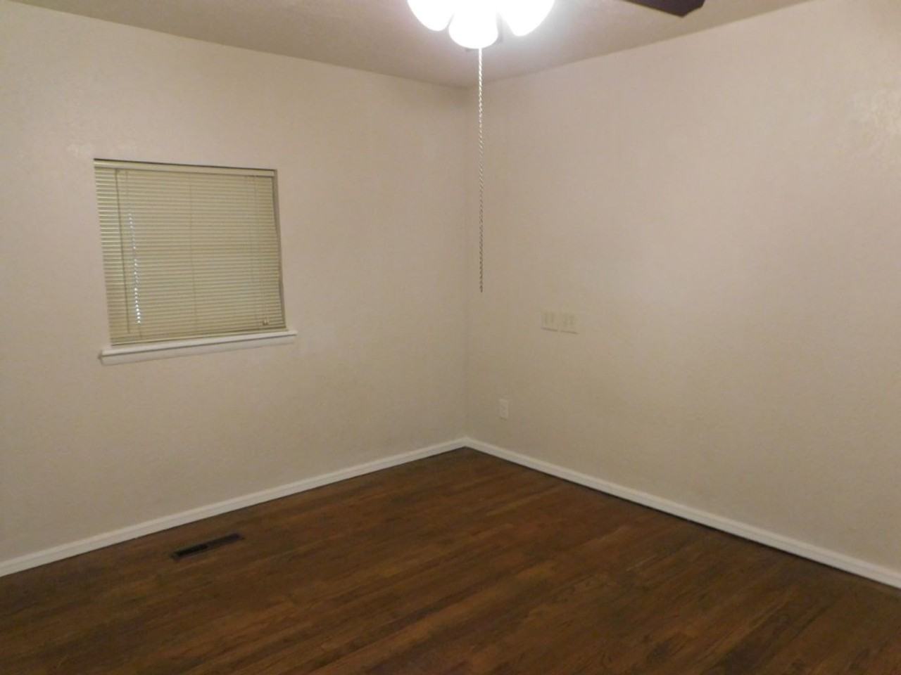 812 E Lake Rd - Photo 7 of 18