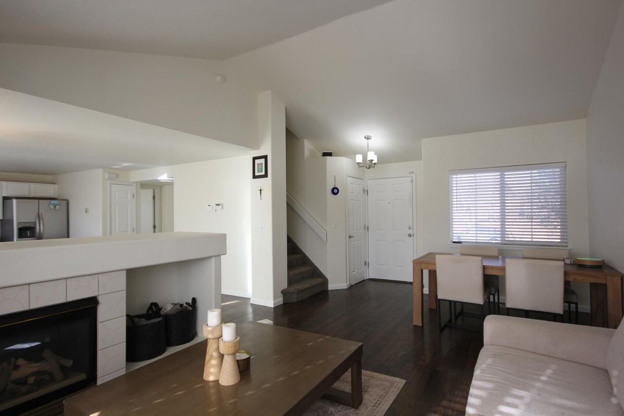 5516 Vermillion Bluffs Dr - Photo 5 of 37