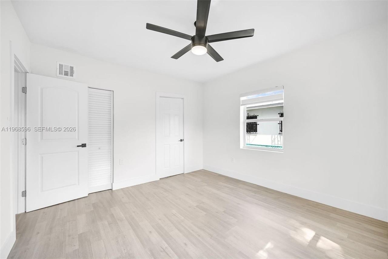 503 Nw 47th St #0 - Photo 4 of 27