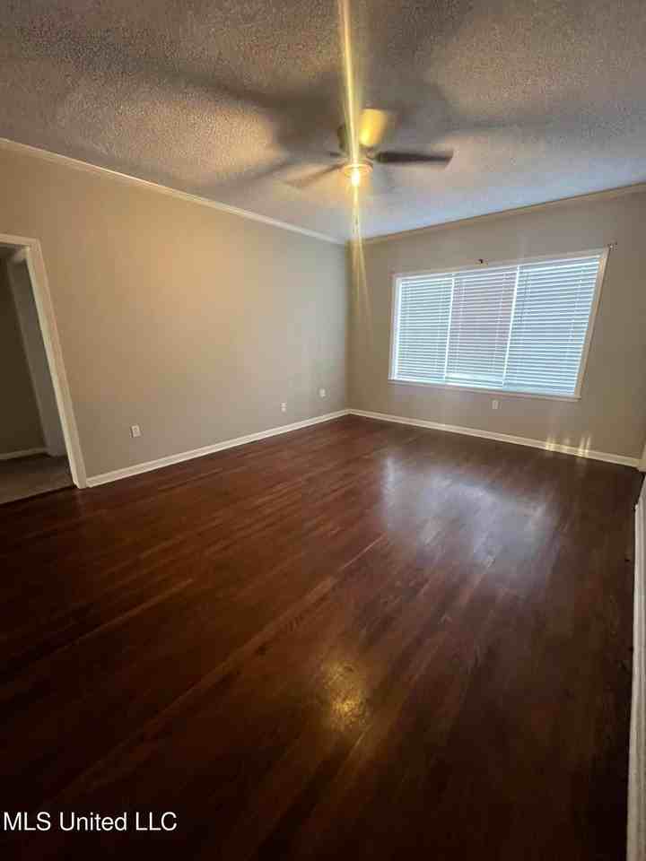 205 Grand Ave - Photo 3 of 13