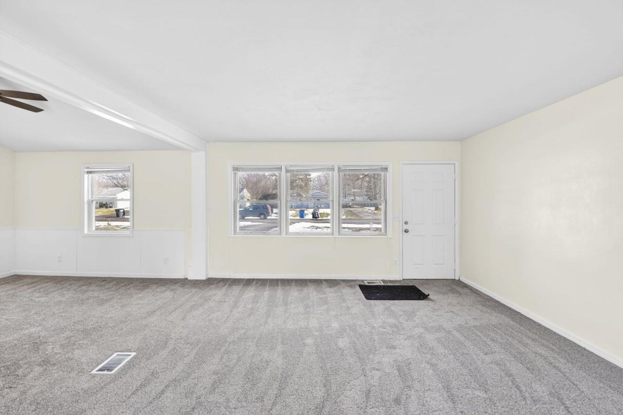 6111 Buchanan Dr - Photo 5 of 20