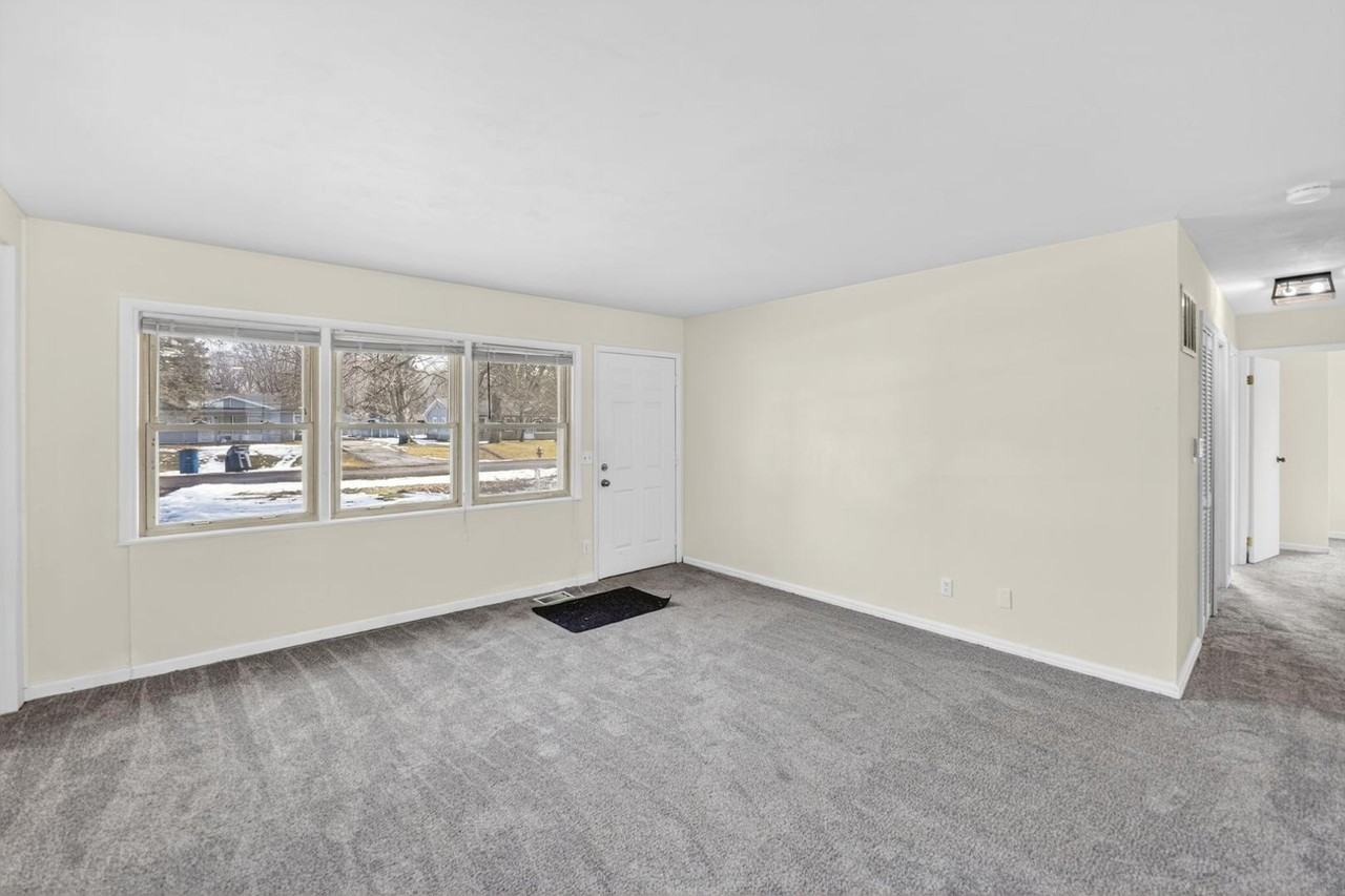 6111 Buchanan Dr - Photo 6 of 20