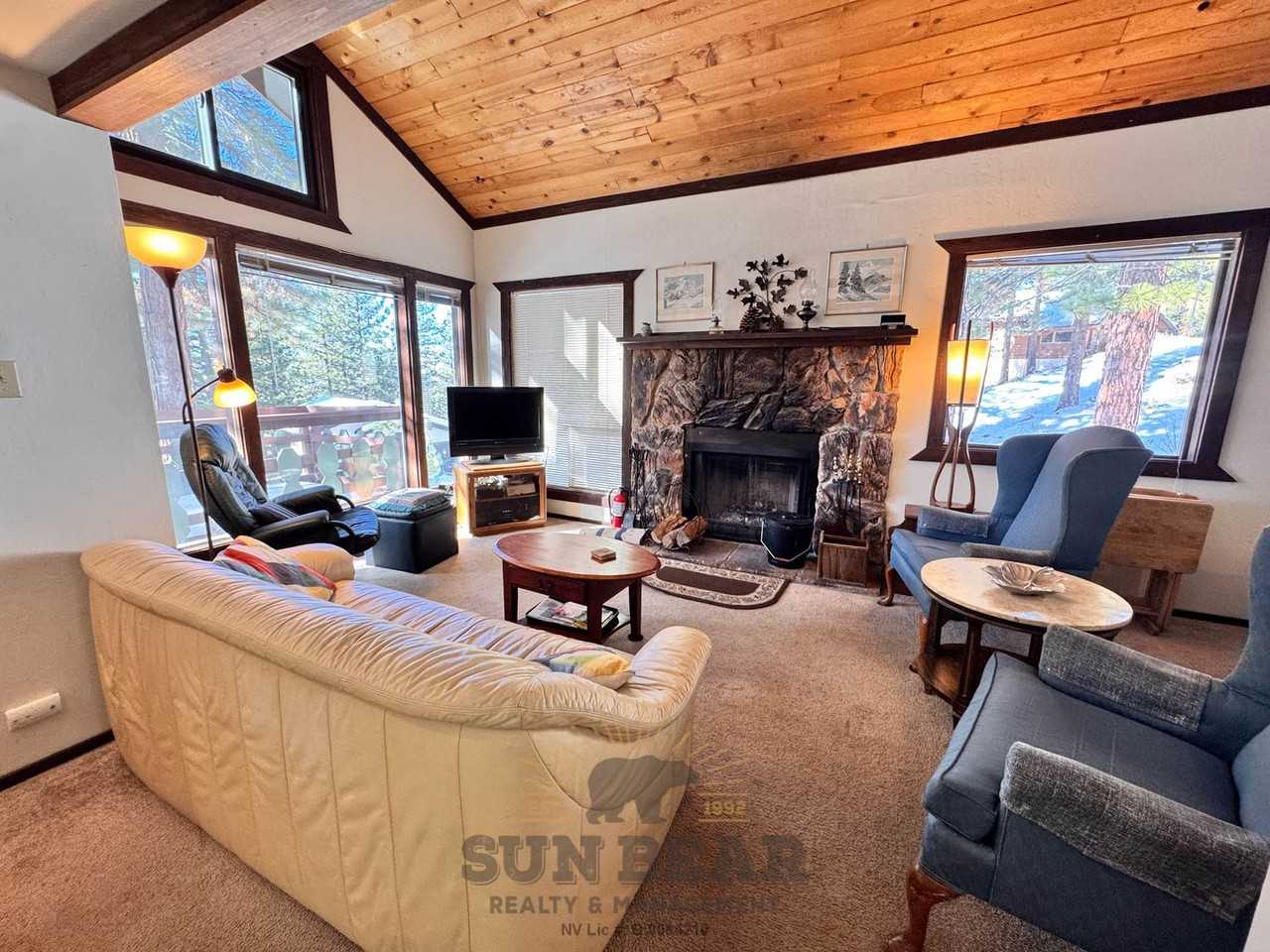 1117 Lucerne Way - Photo 2 of 21