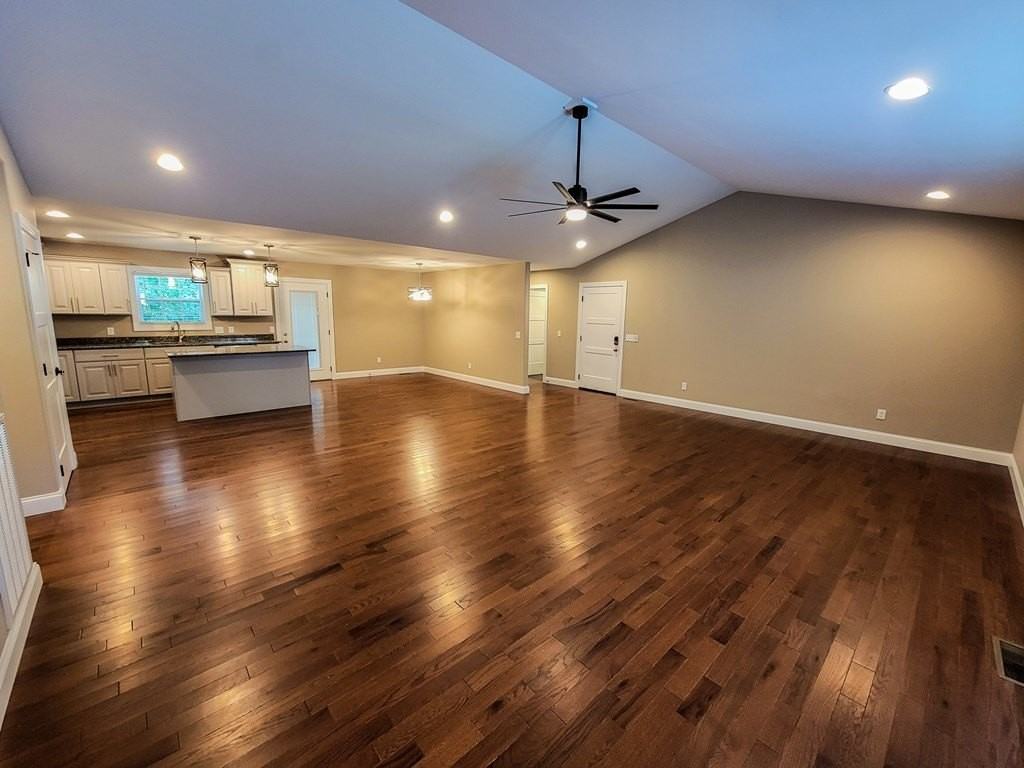 3159 Sparks Dr - Photo 3 of 18