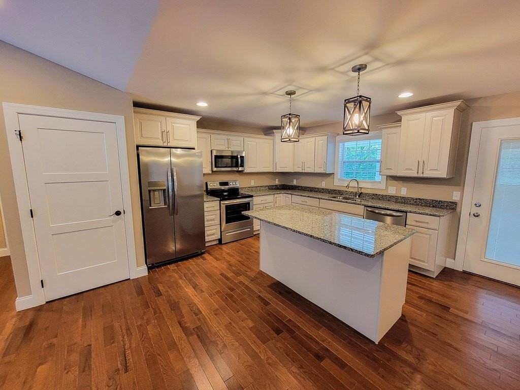 3159 Sparks Dr - Photo 5 of 18