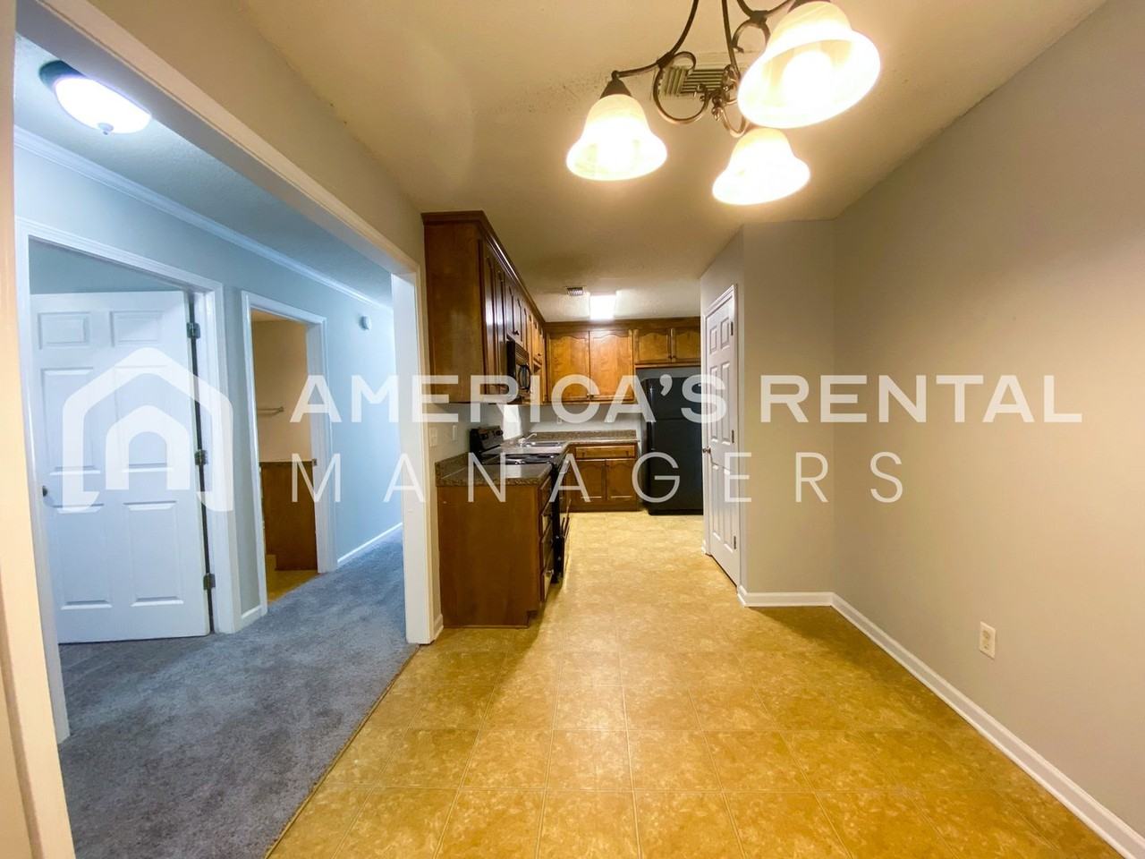 7431 Huntland Dr - Photo 4 of 23