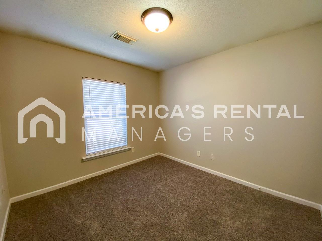 7431 Huntland Dr - Photo 6 of 23