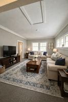 featured image of 1112 E 6th St