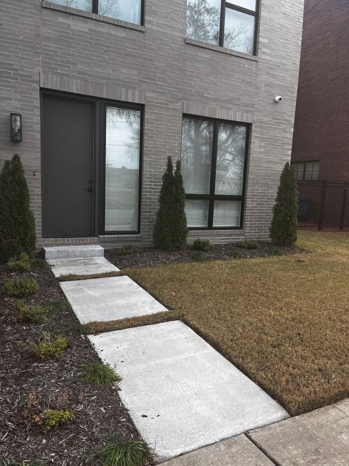712 N Magnolia St #B - Photo 2 of 15