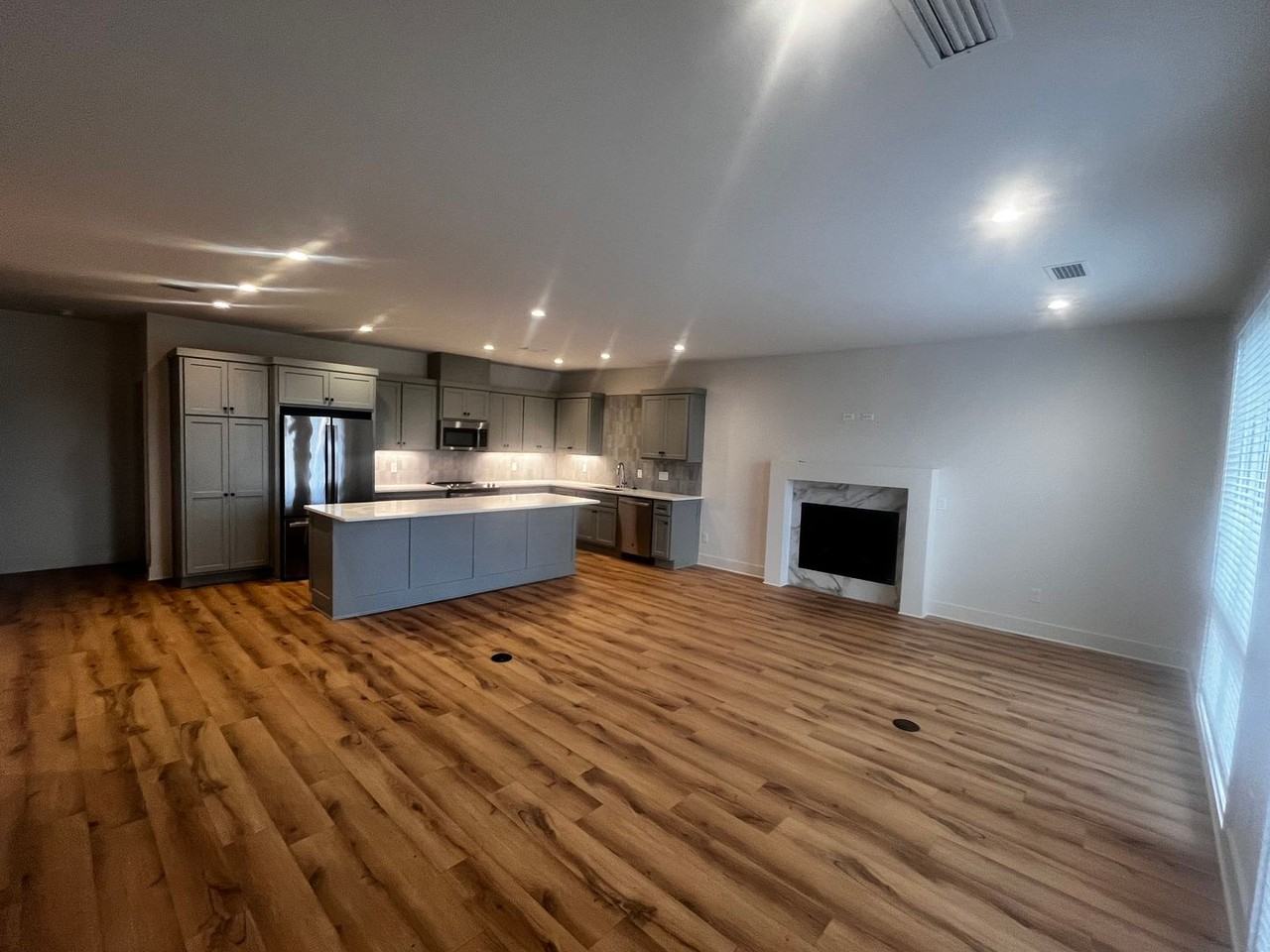 712 N Magnolia St #B - Photo 3 of 15