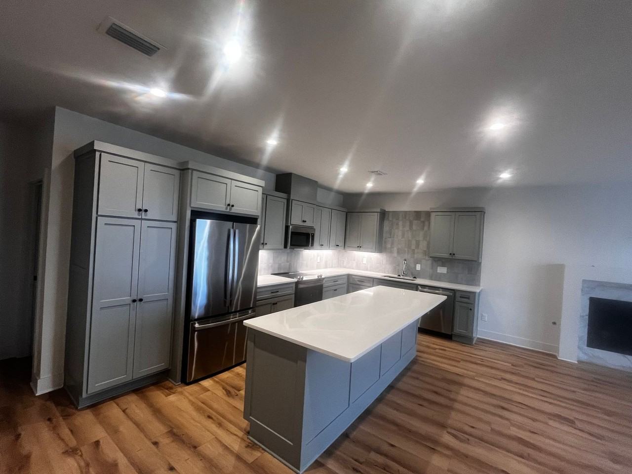 712 N Magnolia St #B - Photo 7 of 15