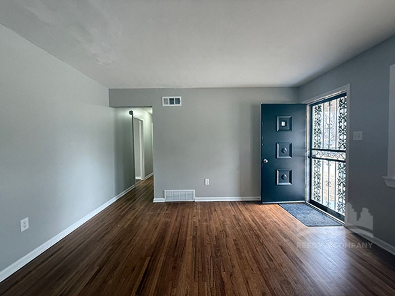 2759 Southmeade Ave - Photo 5 of 18