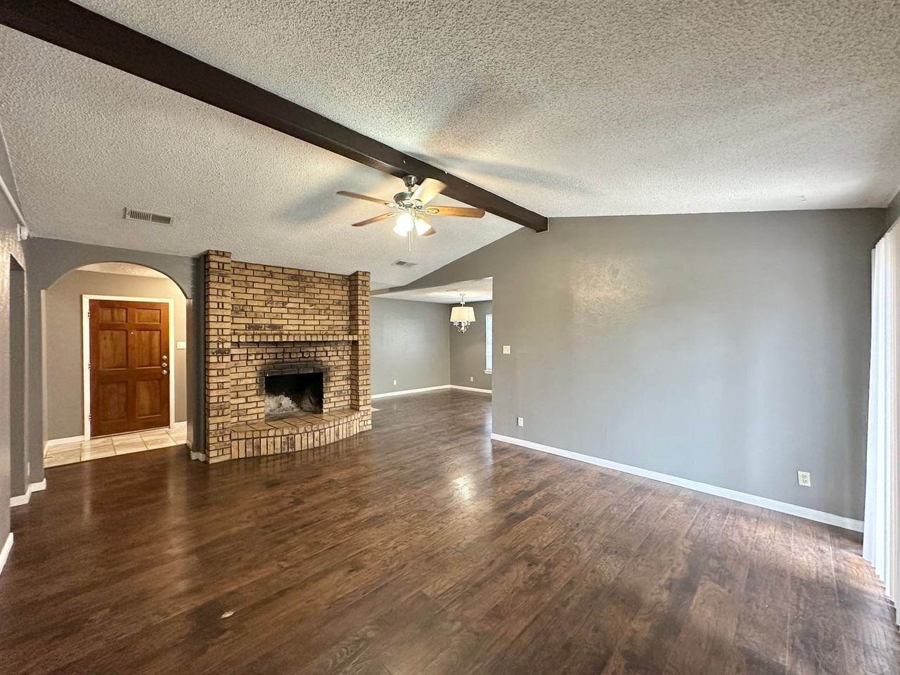 2108 Acron Dr - Photo 3 of 37