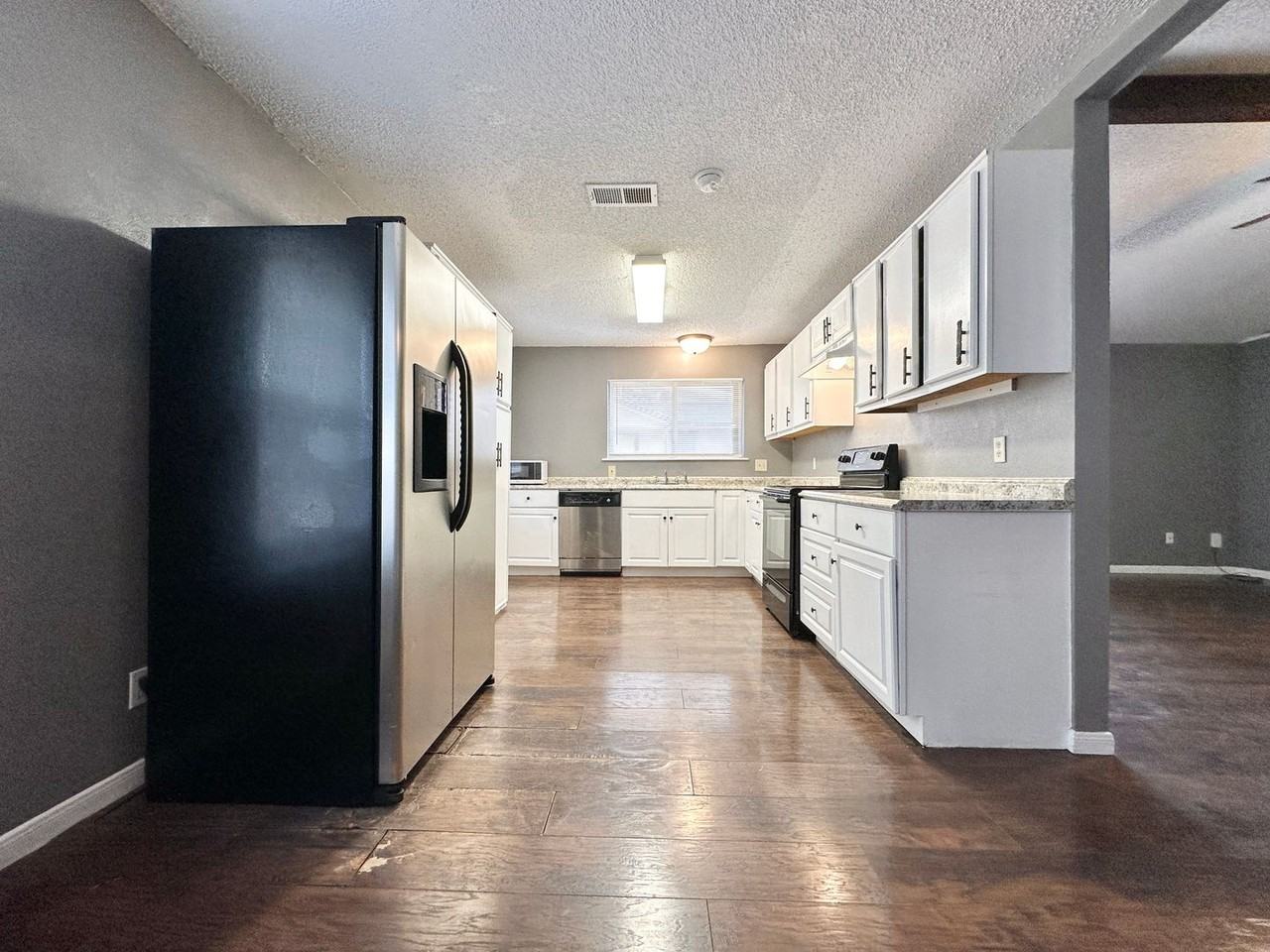 2108 Acron Dr - Photo 7 of 37