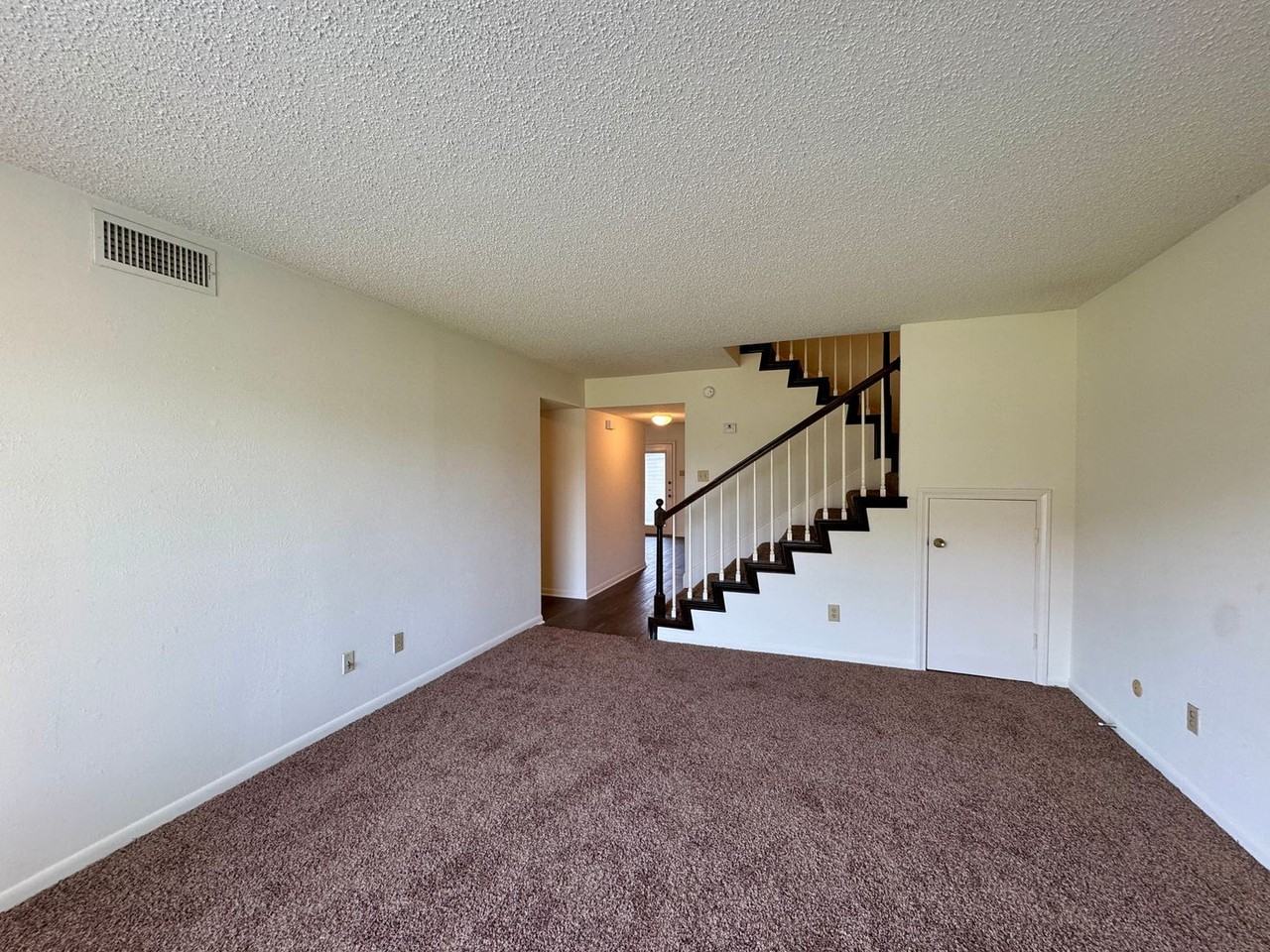 6805 Alford Dr - Photo 3 of 13