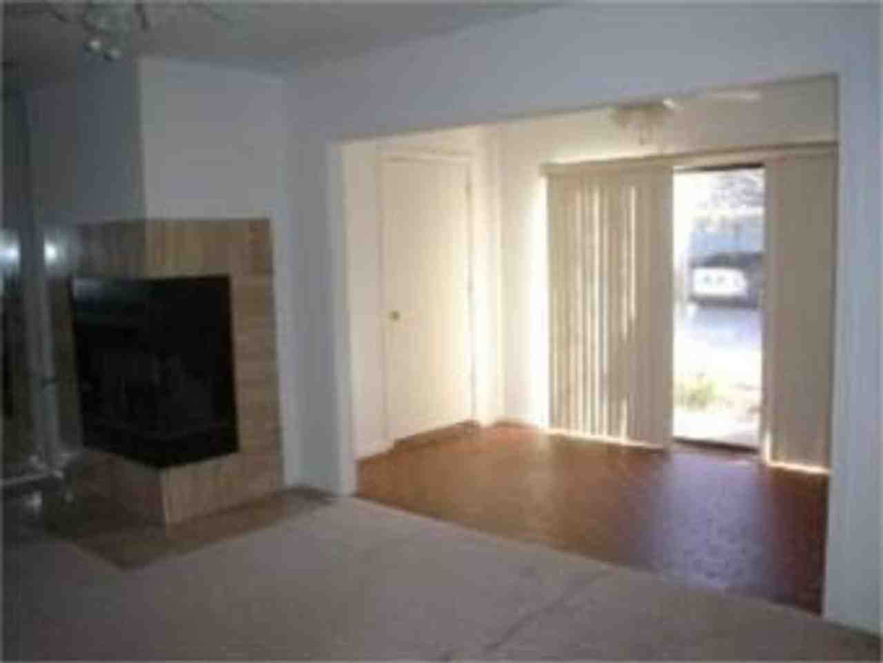 8739 W 106th Ter - Photo 4 of 21