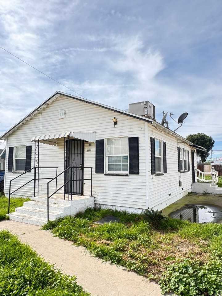 9809 Aim Ave - Photo 3 of 17