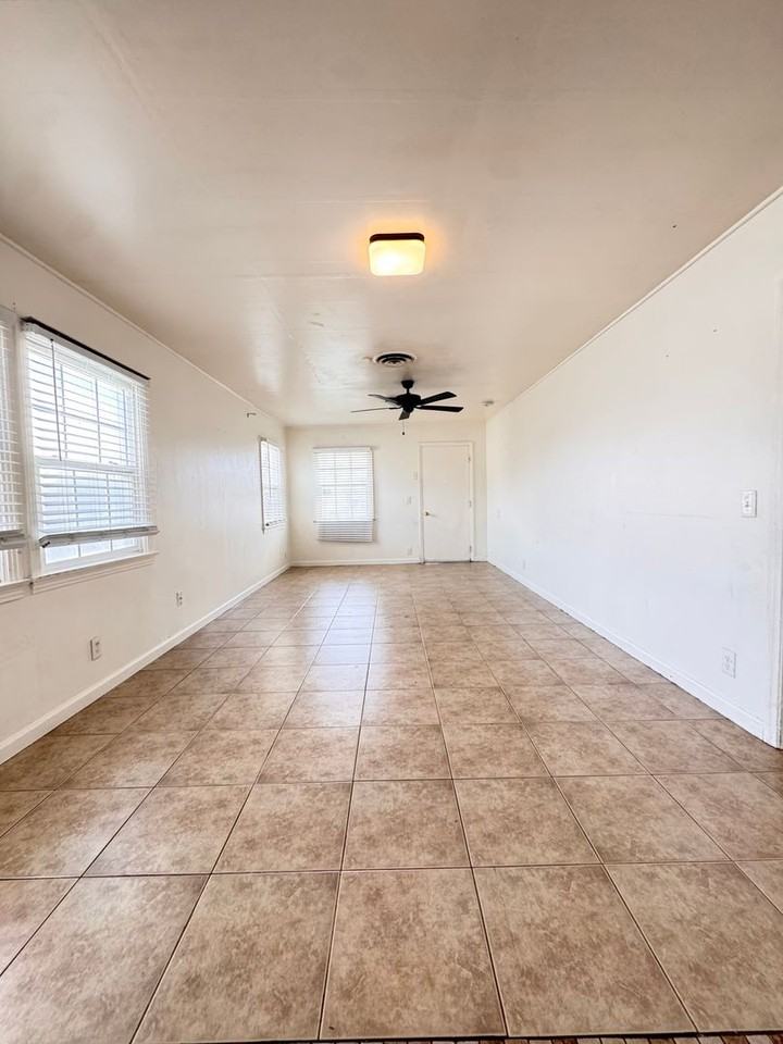 9809 Aim Ave - Photo 6 of 17