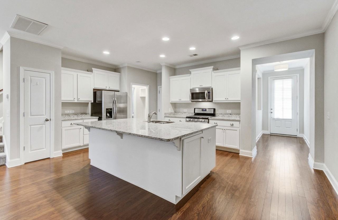 2005 Kings Gate Ln - Photo 5 of 8