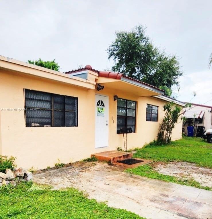 1051 Northeast 155th Street - Photo 3 of 10