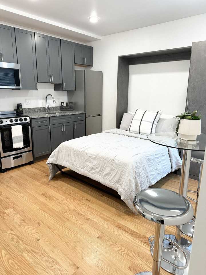 165 Hawthorne - Photo 2 of 14