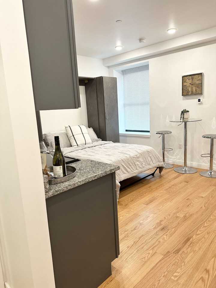 165 Hawthorne - Photo 7 of 14