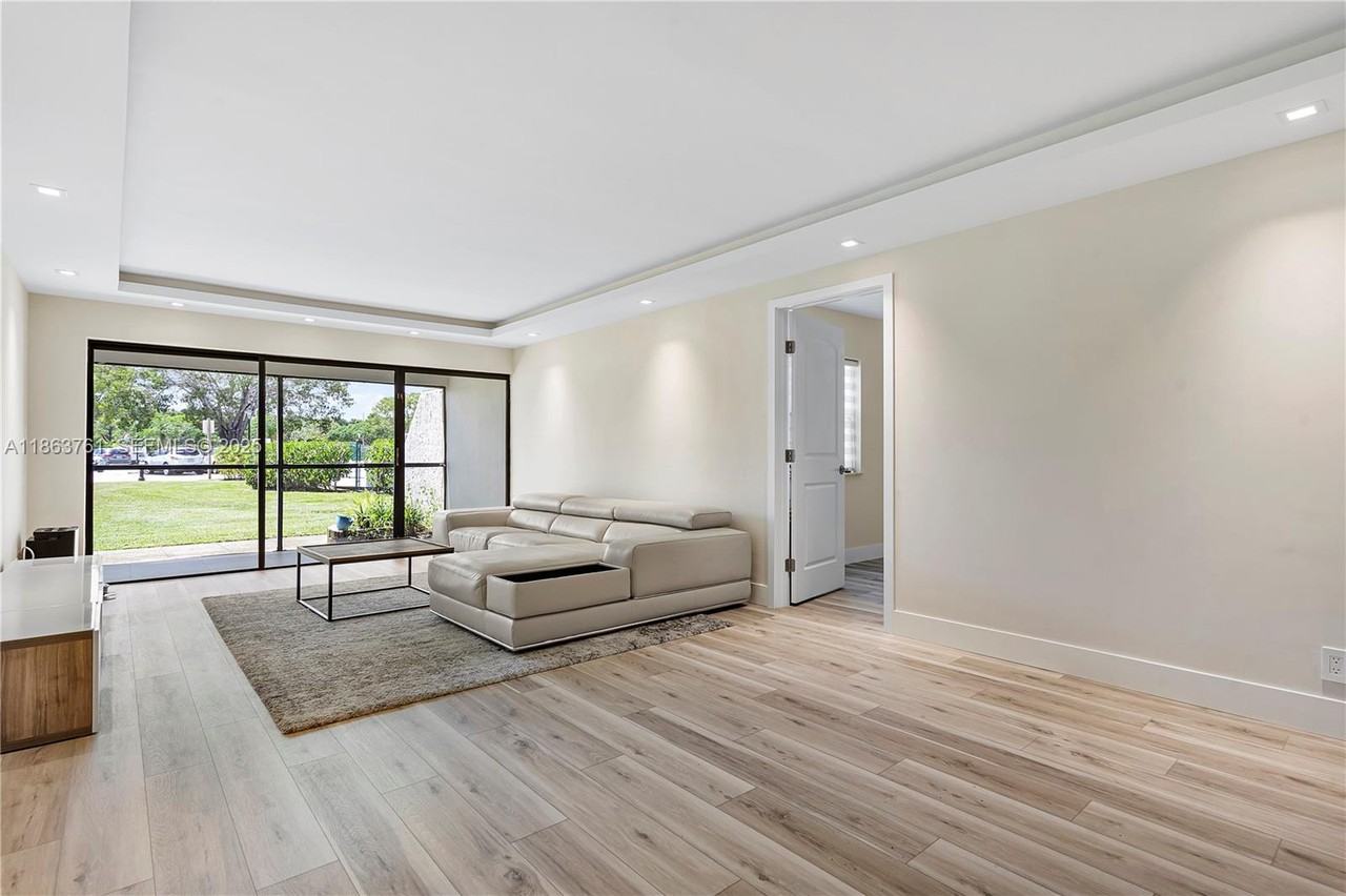 230 Lakeview Drive ##106 - Photo 6 of 45