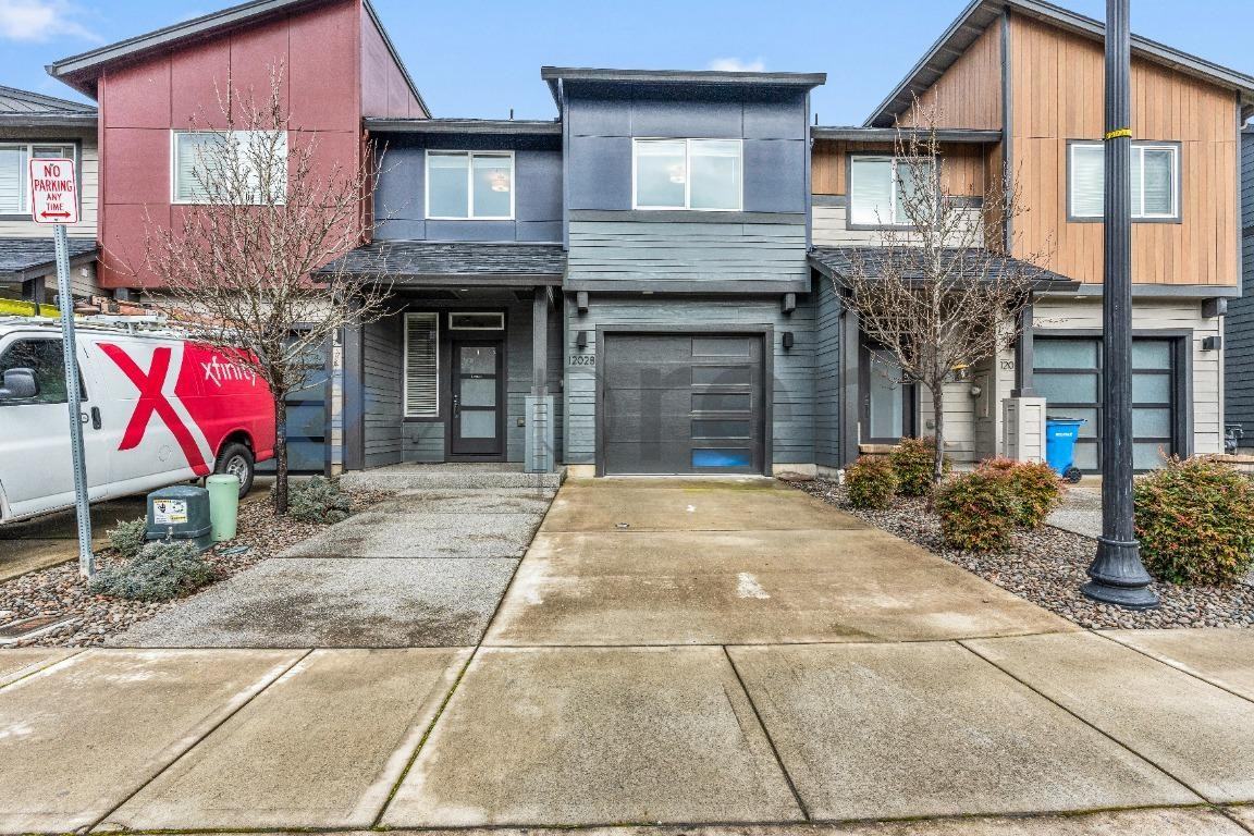 12028 Ne 108th St - Photo 2 of 28