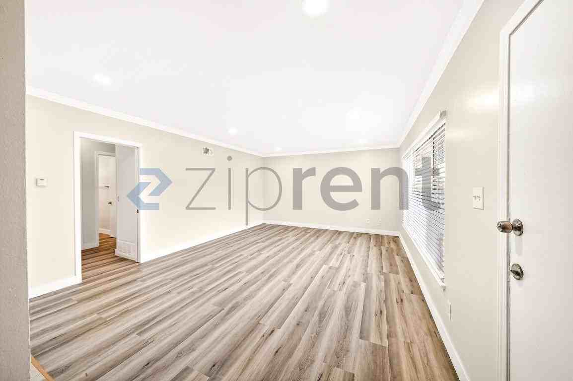 2301 W Beverly Blvd #1-2 - Photo 5 of 18