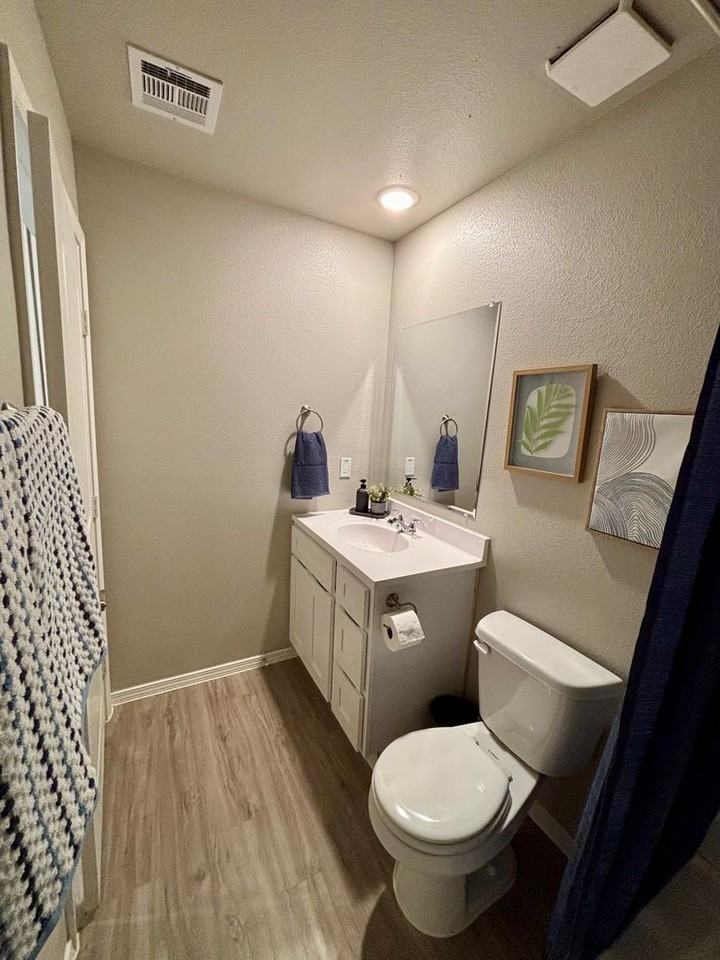 Chisholm OKC - Photo 4 of 12