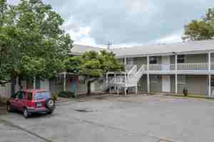 featured image of 1701 N Lewis Ave