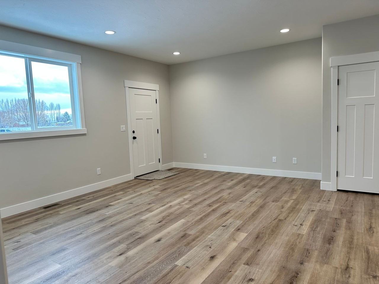 1384 Maple Leaf Ln - Photo 3 of 10