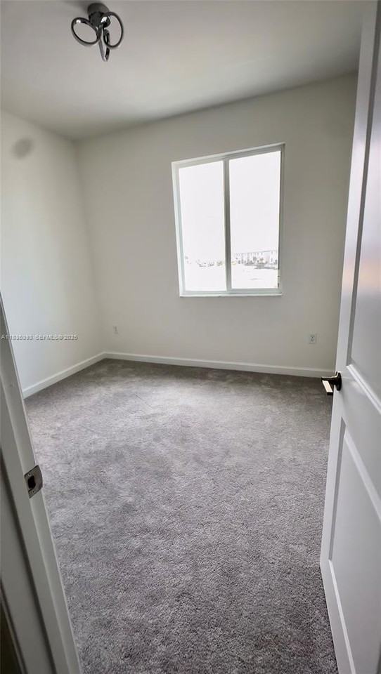 1323 Southeast 7th Terrace - Photo 3 of 15