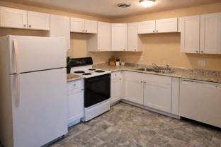 258 W Powers Ave - Photo 1 of 1