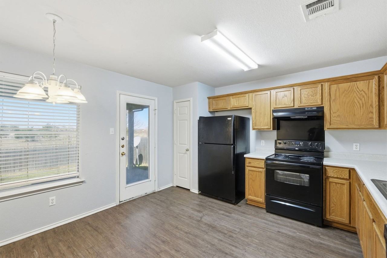 13516 Lyndon B Johnson St - Photo 3 of 19