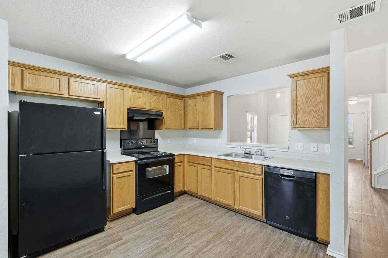 13516 Lyndon B Johnson St - Photo 4 of 19