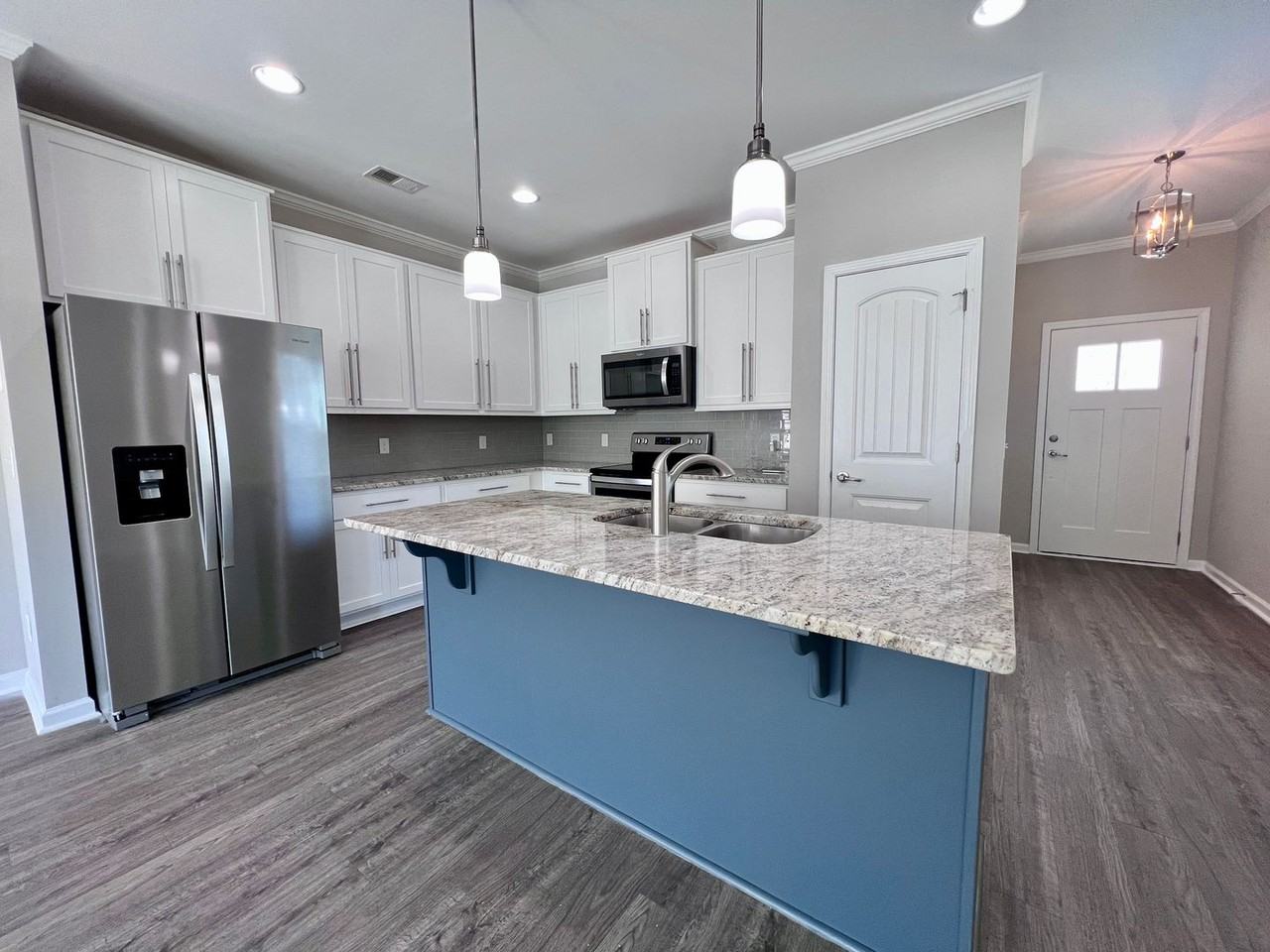 201 Sonoma Dr - Photo 4 of 40