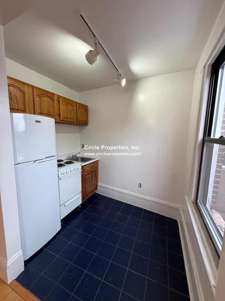 Milford St #302 - Photo 2 of 10