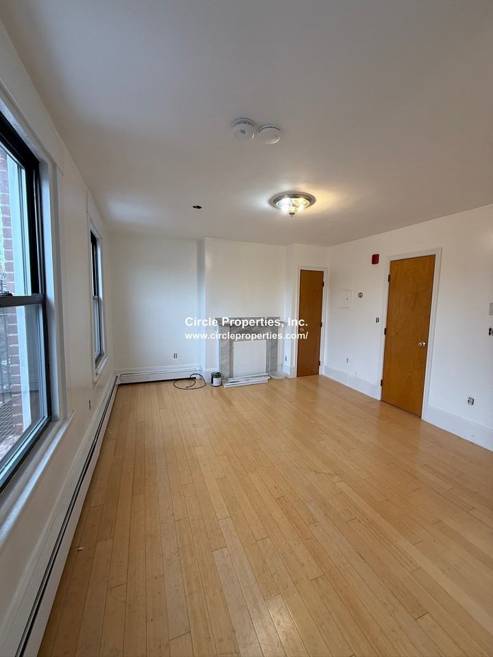 Milford St #302 - Photo 3 of 10