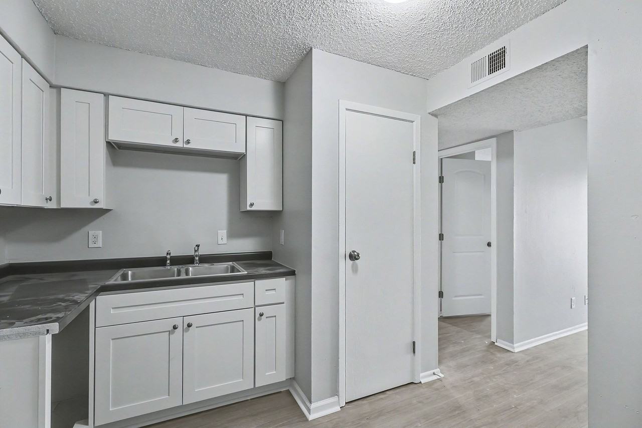 Stoneybrook Apartments - Photo 3 of 50