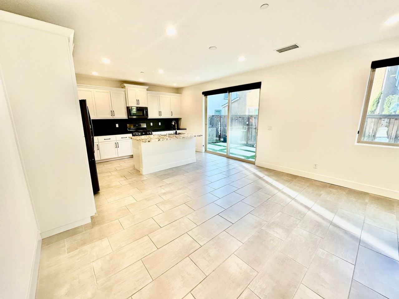 4422 Horizon Dr - Photo 7 of 35