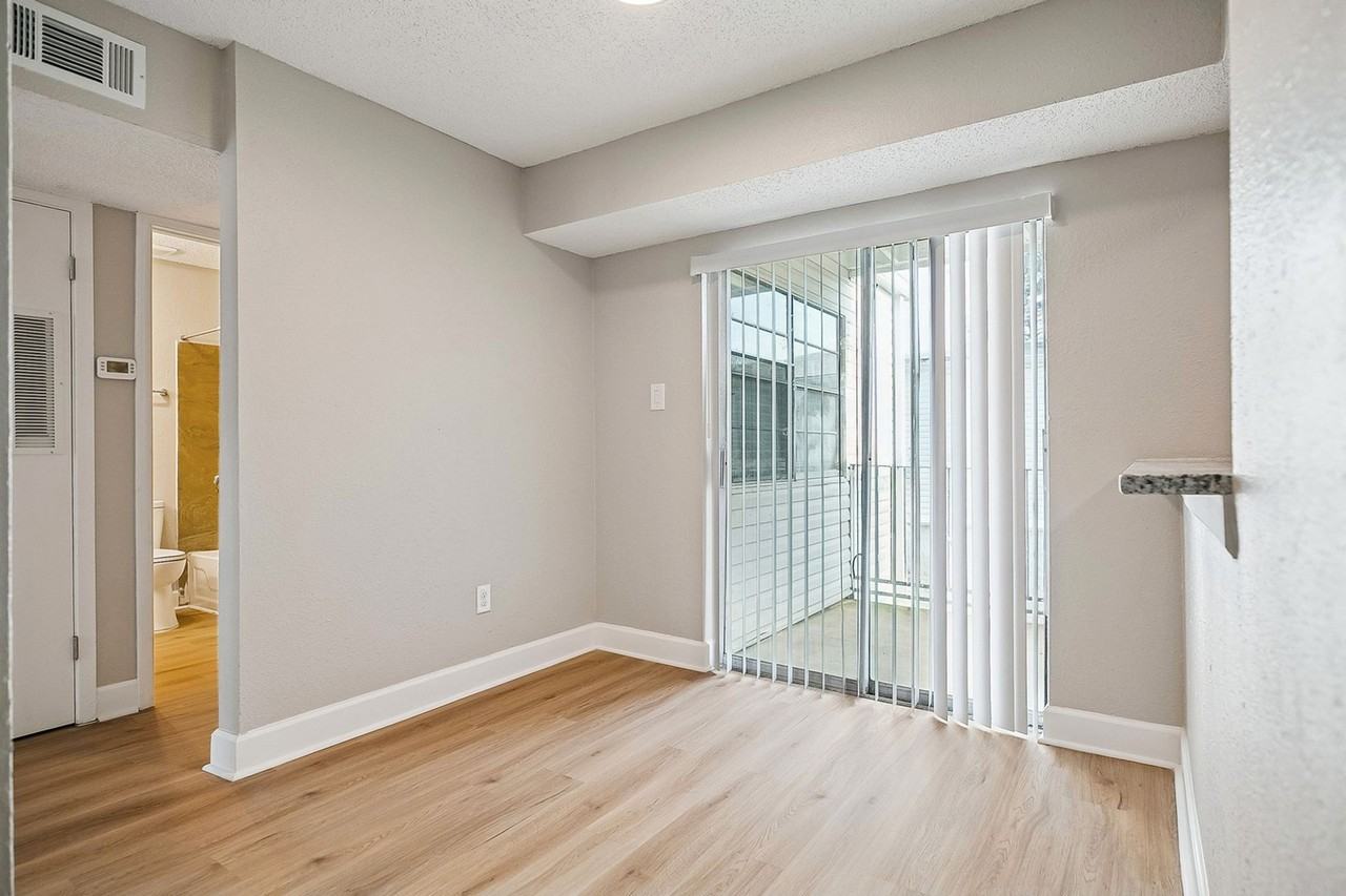 Bellecour Crossing - Photo 3 of 50