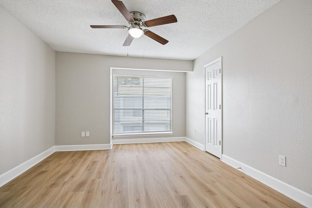 Bellecour Crossing - Photo 5 of 50