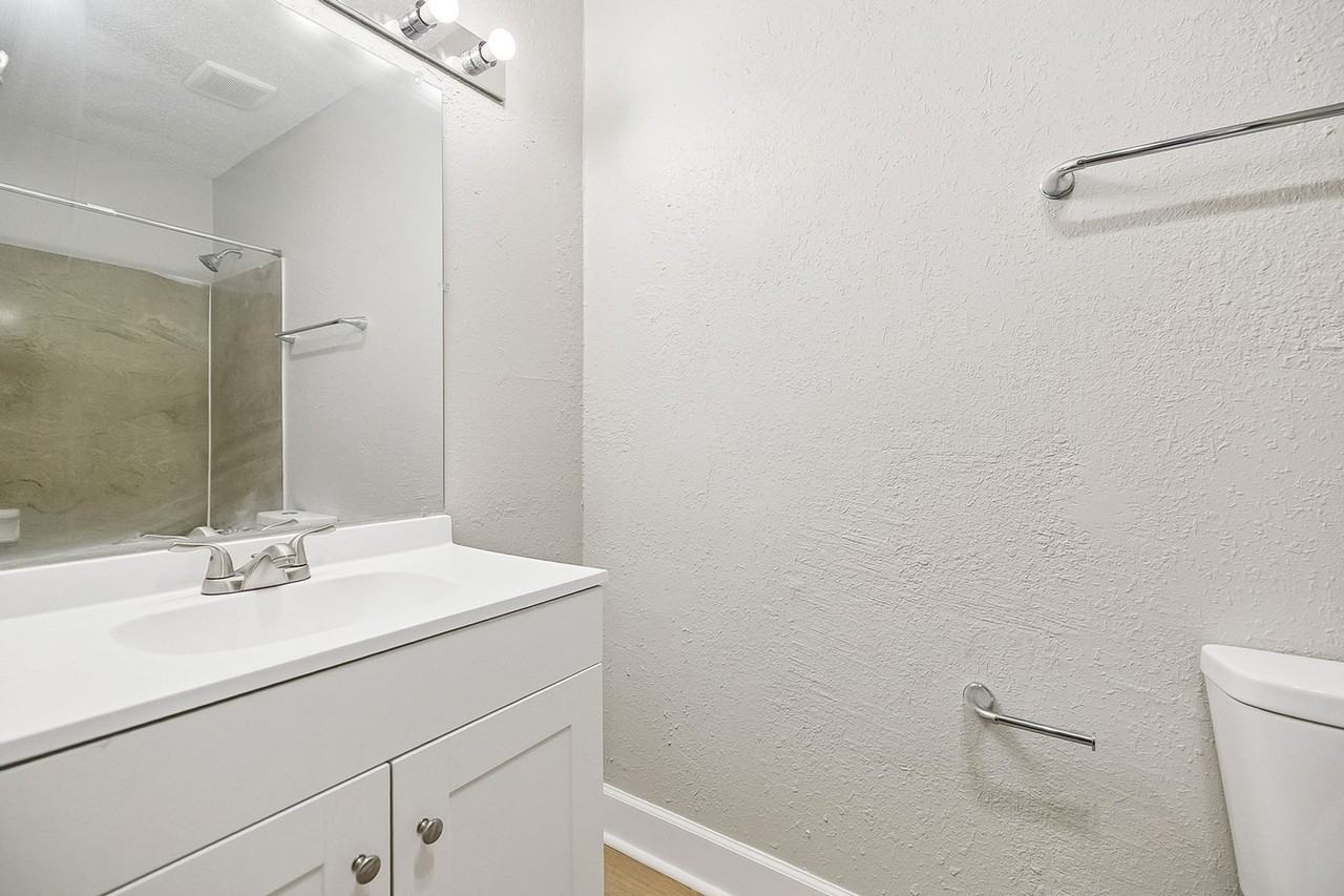 Bellecour Crossing - Photo 6 of 50